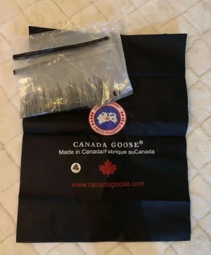 Canada goose jacka - Cannada goose jacka