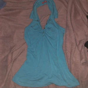 Blått linne med krage  - Superlätt linne, knapparna funkar 😋