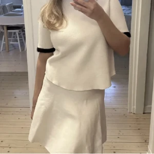 Superfint stickat set från Zara - I superfint skic, kjol och tröja 