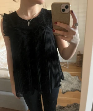 Svart blus - Jättesöt blus💞