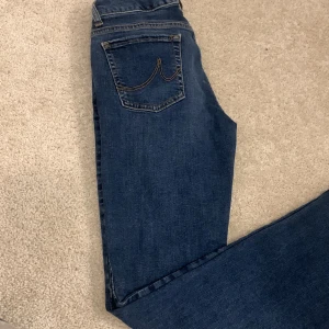 Ltb jeans - Säljer mina Ltb jeans ( lågmidjade). Säljer dem då för de inte var min storlek😜