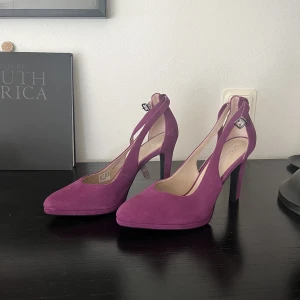 Ecco skor ÄKTA - Aldrig använda, bra skick. Storlek 40 och ÄKTA! 8cm klack