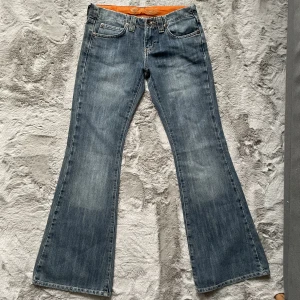 Lågmidjade jeans - Jättesnygga lågmidjade jeans köpta secondhand🩷Midja 38cm, innerben 80cm