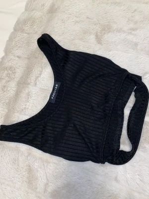 Crop top  - Crop top i bra skick.