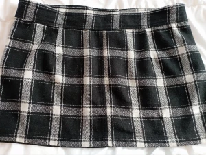 Mini skirt  - Jätte fin. Har skönt innerfoder så den är väldigt skön på.sitter jätte fint Allt är naturligtvis helt och rent 