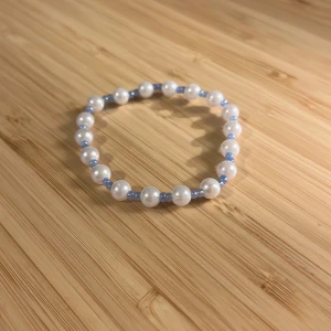 Armband🫶🏻 - Fint blå/vitt armband❤️