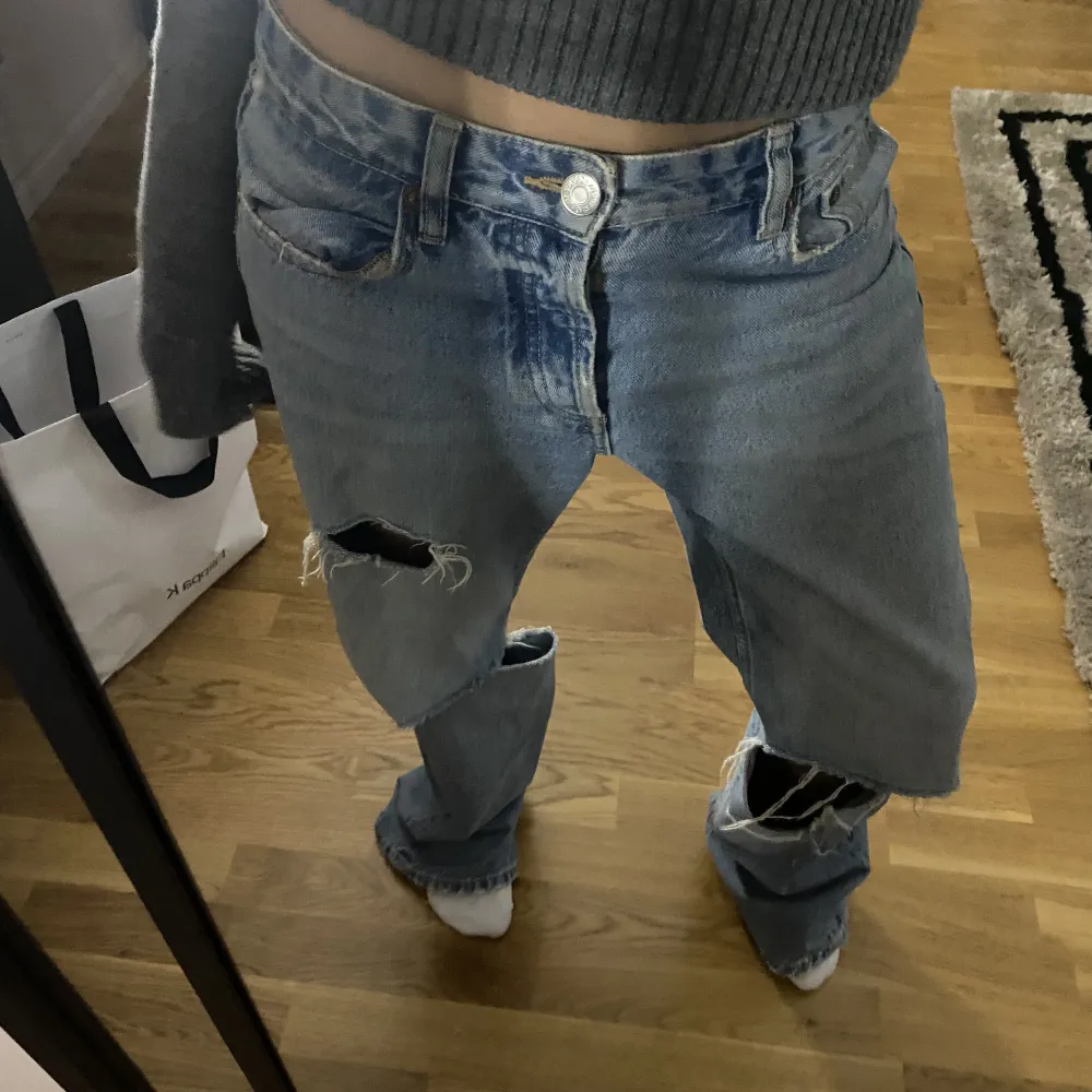 Zara jeans som jag inte får någon användning av!. Jeans & Byxor.