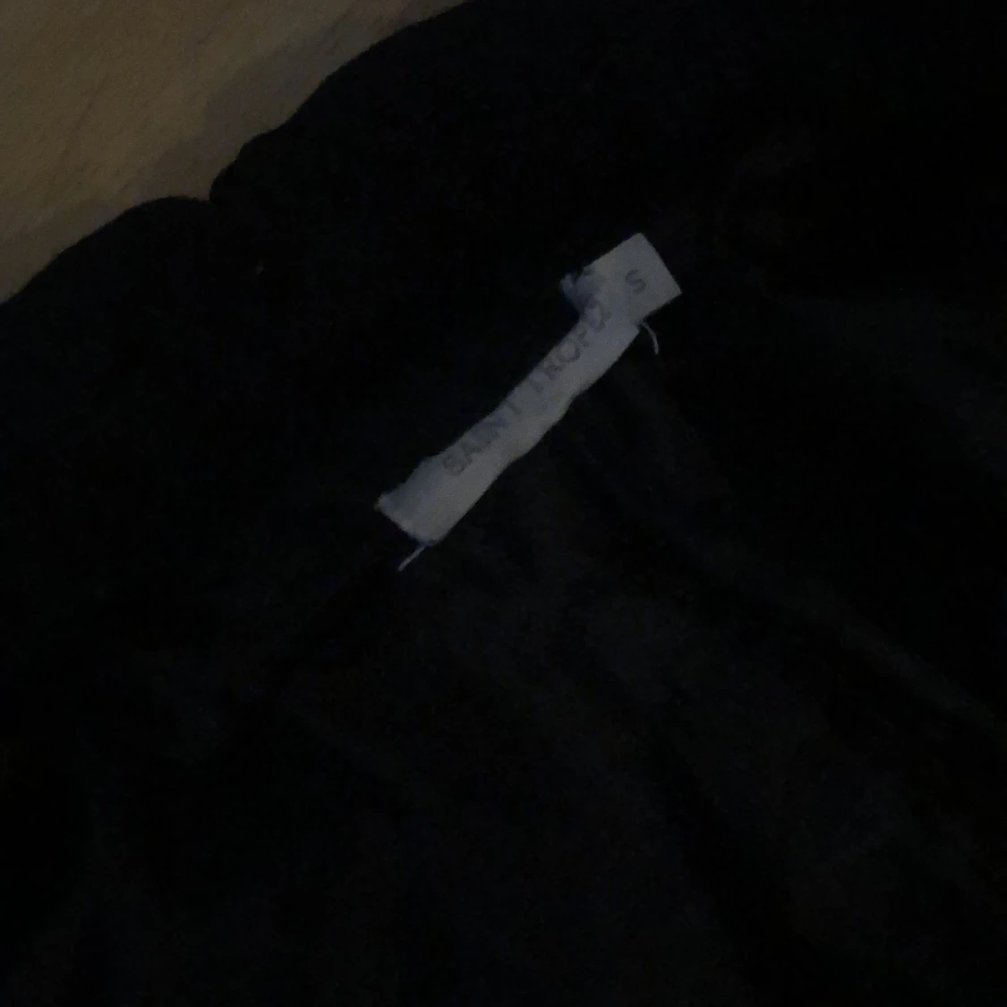 Trendig svart kappa - 90