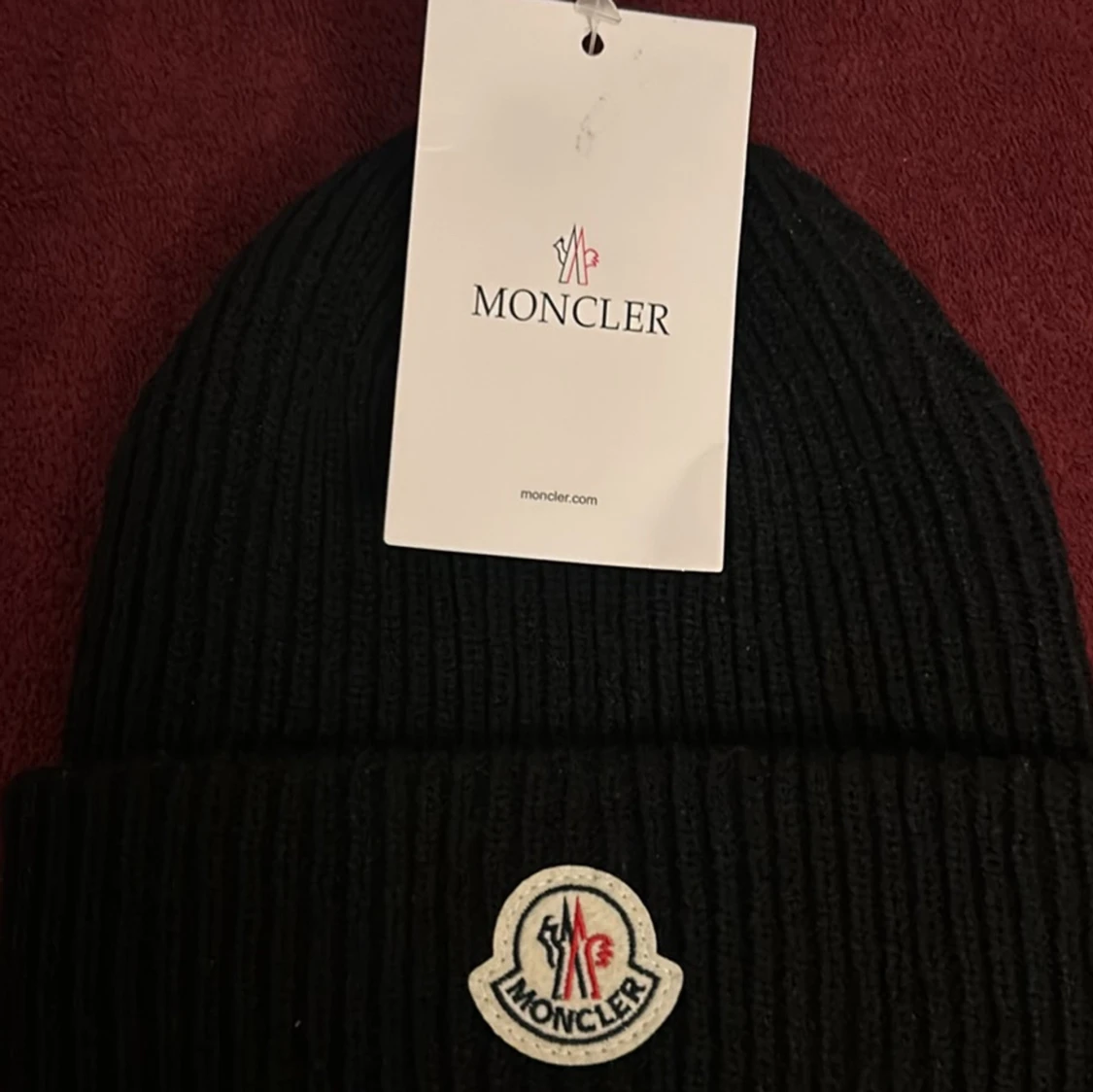 Moncler mössa
