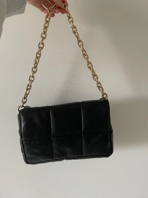 Väska - Fin axelväska, aldrig använd