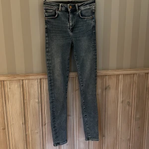 Jeans - Stl XS, väldigt fint skick!