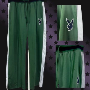 Playboy x misguided baggy mjukisbyxor  - Väldigt fin kvalitet, passar perfekt baggy!💗