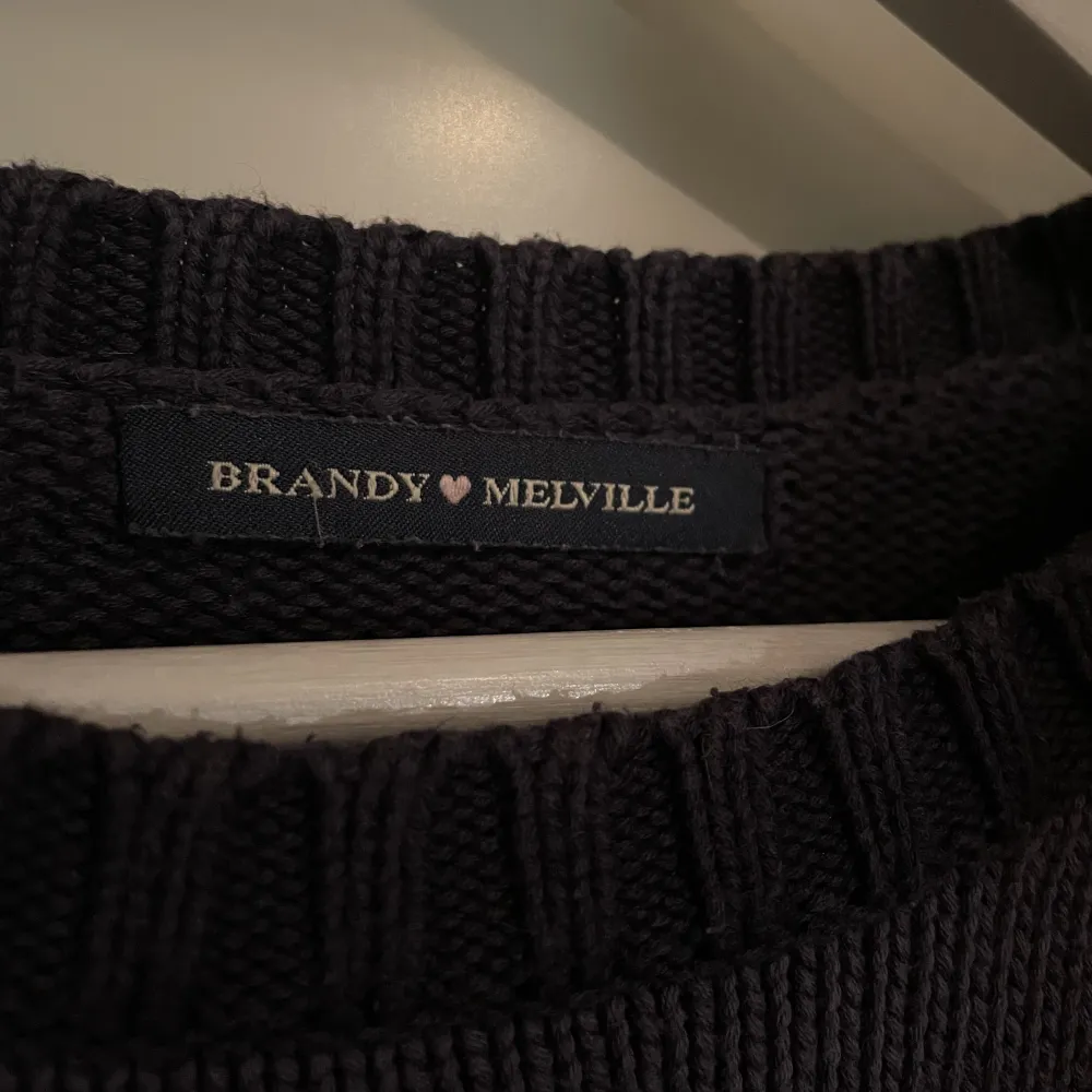 En rätt använd rutig Brandy Melville tröja.. Stickat.