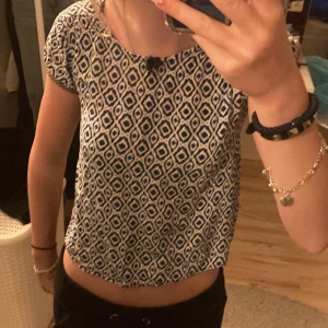 Söt blus💗 - Söt blus från Kappahl💗 ganska så liten i storleken!💗