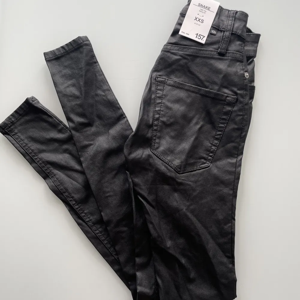 Svarta byxor från Lager 157 i storlek XXS. Endast provade.. Jeans & Byxor.