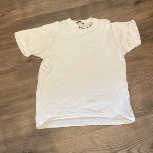Palm angels t-shirt - Använd en gång innan . Tvättar och stryker innan frakt.