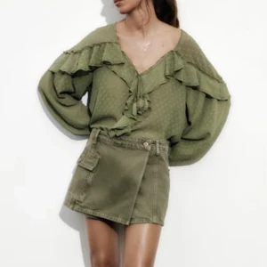 Grön blus - Super söt grön blus från zara knappt använd