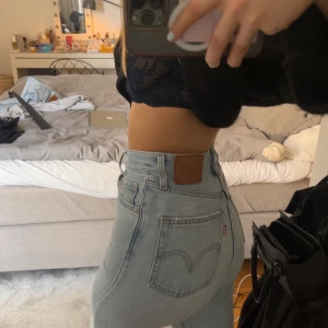 levis jeans - levis jeans i modellen high loose i str 24!! Nypris 999