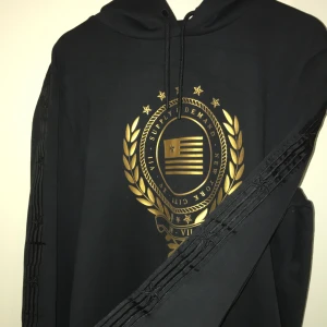 Supply & Demand  - Fräsch herr hoodie. Väldigt bra skick, storlek XL. GRATIS FRAKT!! 