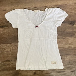 Odd Molly T-shirt  - Säljer en Odd Molly T-shirt. Strl 2. Gullig🫶🏼🧚🏼‍♀️