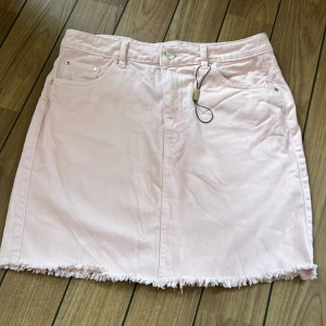 Kjol - Fin kjol som är oanvänd