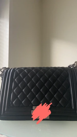 Väska - Skriv i chatten för mer info och bilder! 🖤
