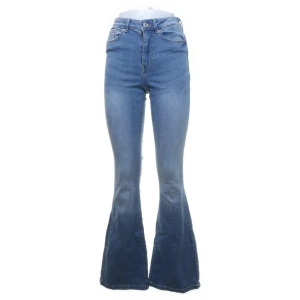 Jeans bootcut  - Snygga blå jeans från veromoda Hög midja och utsvängda ben 