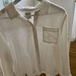 Linneskjorta  - En bit linneskjorta från only💗 inga defekter 