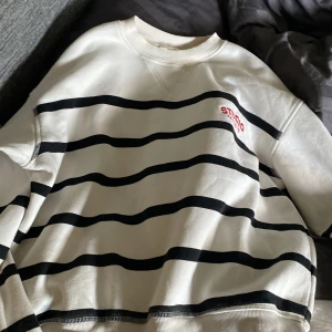 Sweatshirt  - Skön sweatshirt! Nyskick ✨