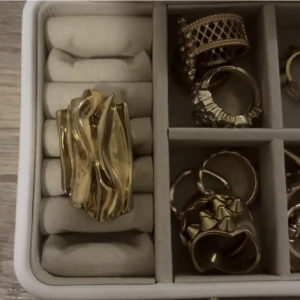 pilgrim ring  - snygg och nästan ny ring 