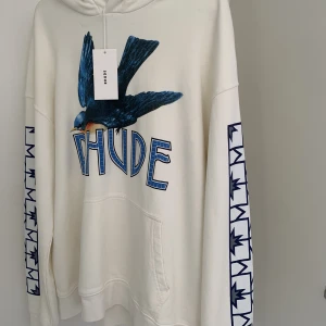 Vitt Rhude Hoodie - Aldrig använd då den är för stor  Pris kan diskuteras 