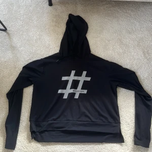 Tunn träningströja med luva - Nyskick, med luva, strl S. Tunt och mjukt material