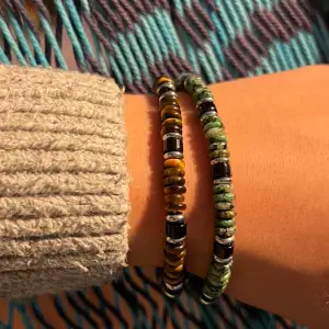 Armband med stil från Italien. Helt unika, exklusiva och helt nya i olika färger. Egenbrandade armband i unisex. 