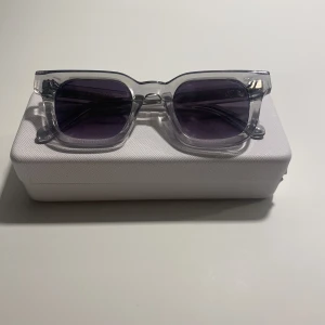 Chimi 04 grey - Tja säljer nu mina chimis då jag inte har någon som helst användning av dem. Kan absolut tänka mig att diskutera pris i dm ba skickat ett meddelande.  Perfekt till nästa sommar och vår!