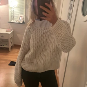 Tröja - Säljer denna stickade tröja ifrån hm 