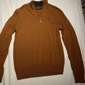 half-zip morris - morris tröja, half-zip. storlek s. skriv vid intresse!