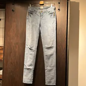 Ljusblå Vera moda jeans Helsings rena. 29/34