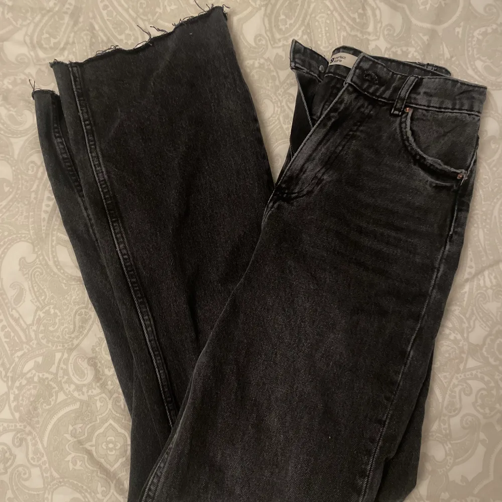 Endaste testade jeans ifrån Gina tricot, normal i storlek. . Jeans & Byxor.