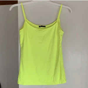 LINNE - Neongult linne från Zara!