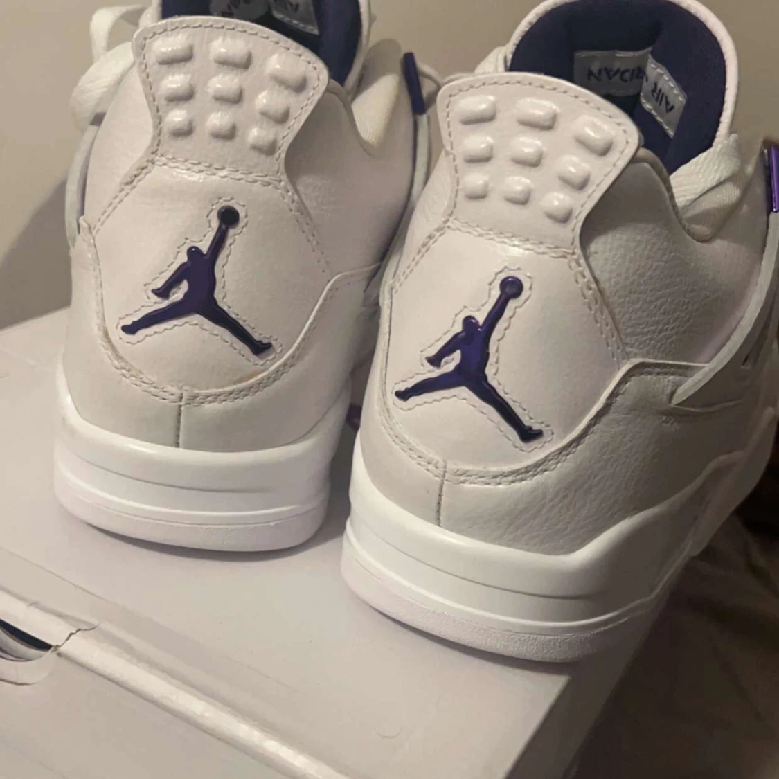Jordan 4 Metallic Purple - 90