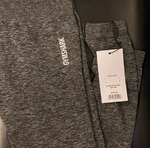 Oanvända Gymshark adapt marl - Säljer dessa helt oanvända med lappen kvar, stl S, köptes för 600 kr. Helt slutsålda 💗