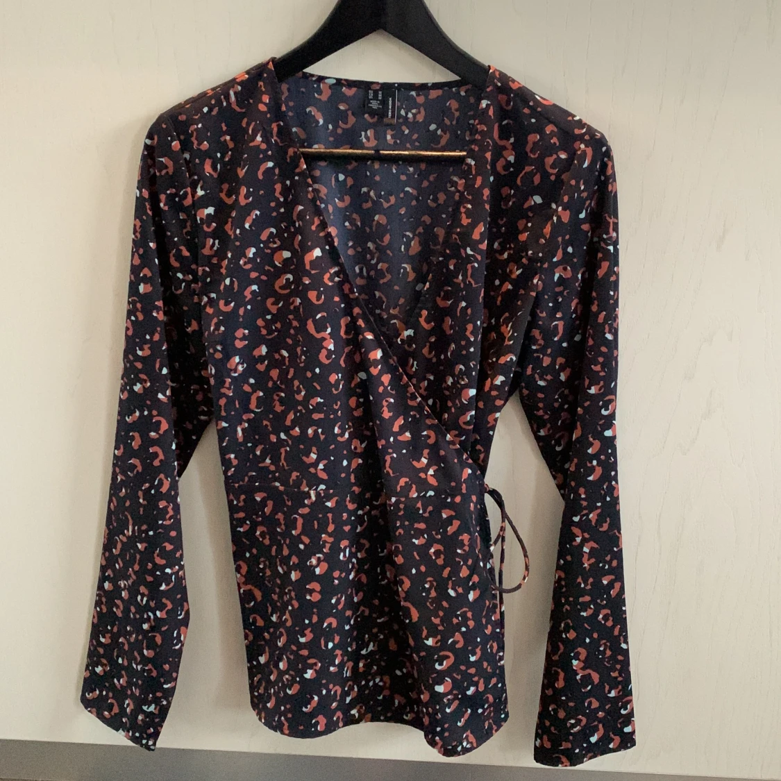 Omlott blus från Vero Moda