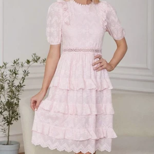 klänning - oanvänd klänning  storlek M, passar även S. 