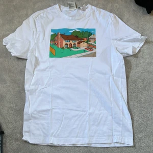 Hm simpsons tshirt - Bra kvalitet HM simpsons tshirt med tryck.