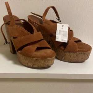 Sommar skor från Esprit 🤎 - Snygga sommar skor från Esprit! 🤎Aldrig använda, endast testade i butik. Nypris 699 kr Köparen står för ev frakt.🤎