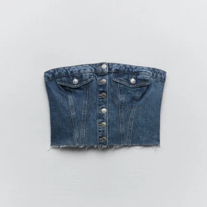 mörkblå korsettopp denim - endast testad, trivs ej i toppar utan band där av säljer jag 💕💕