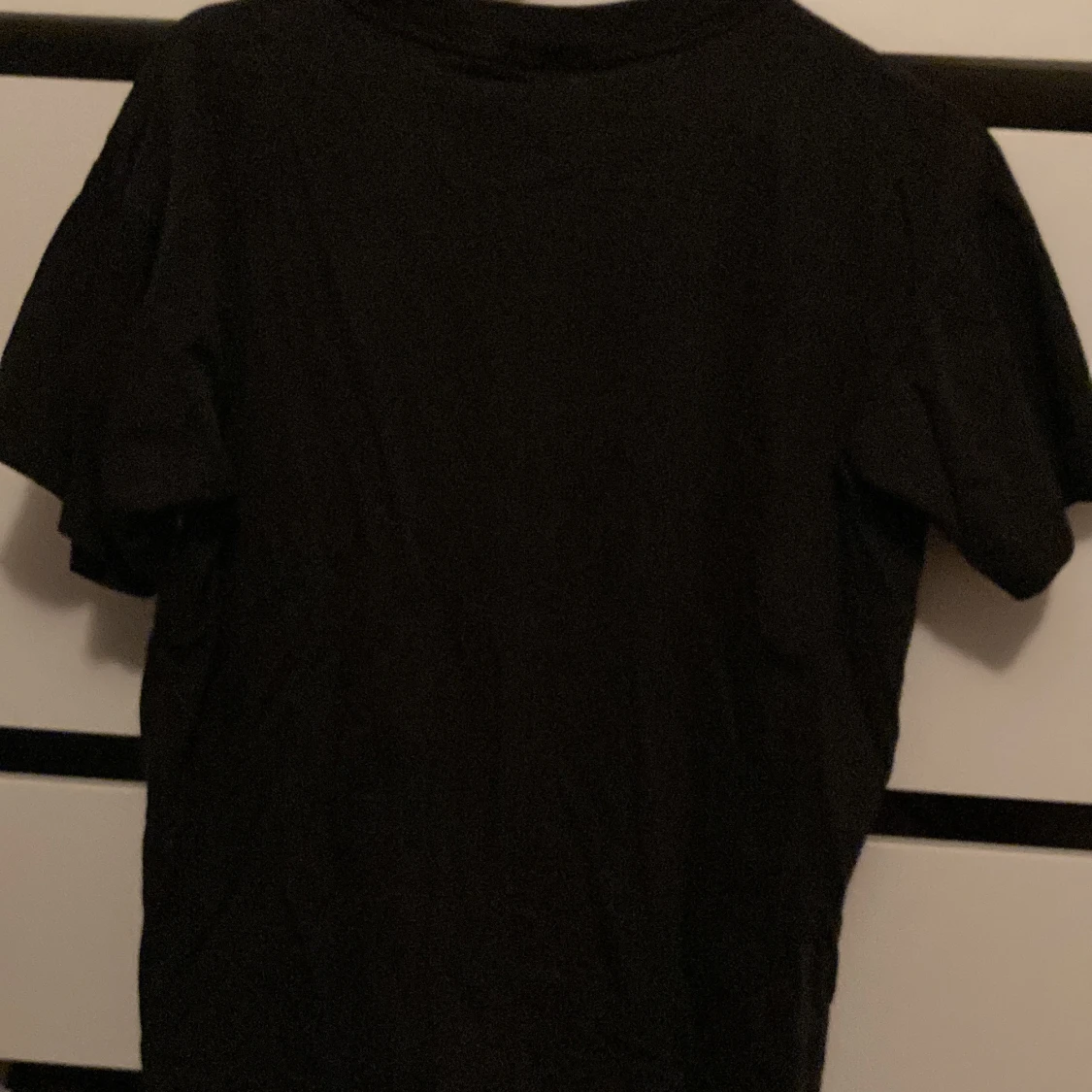 Svart tshiet  - 90
