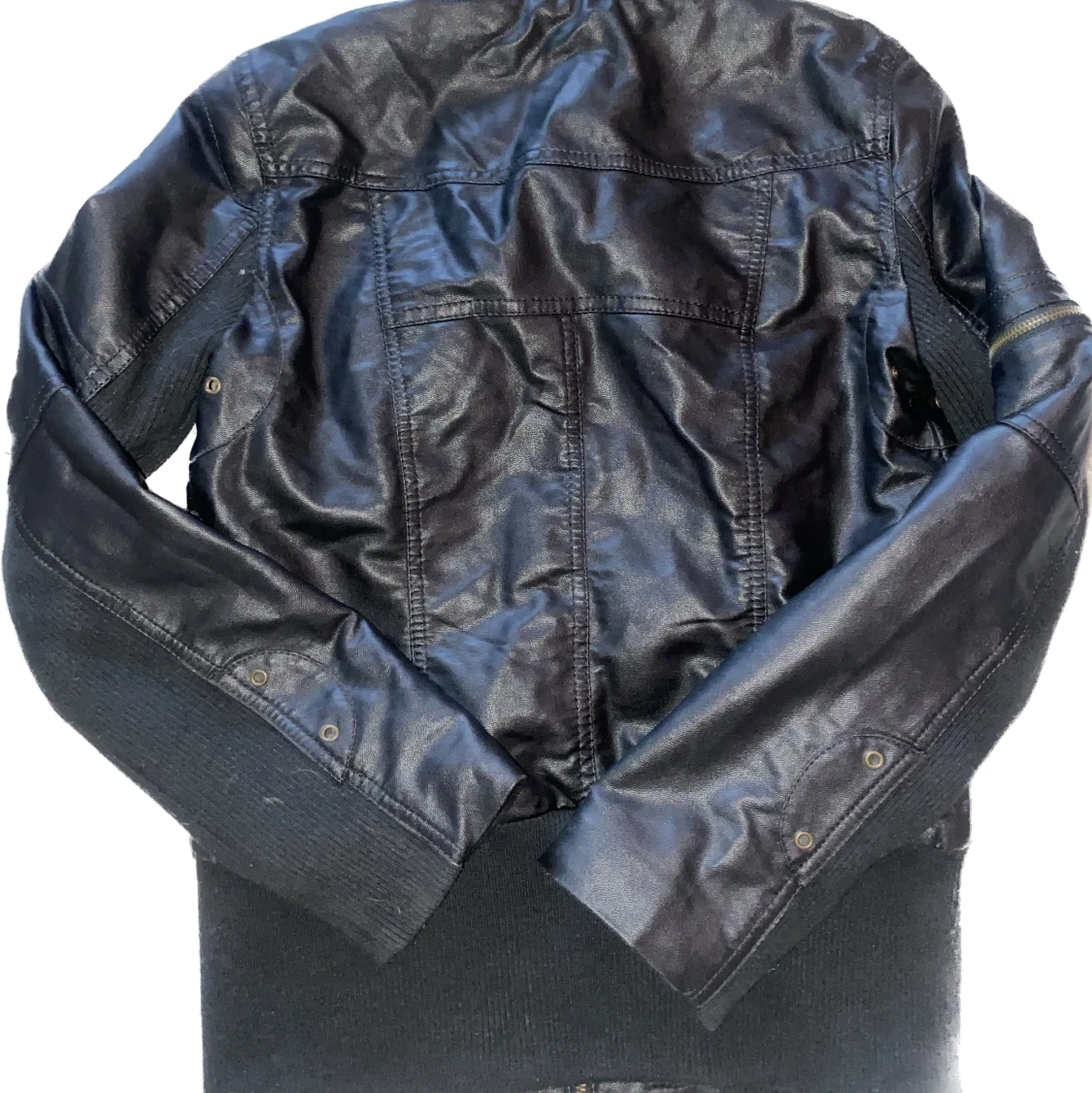 svart skinnjacka  - 90