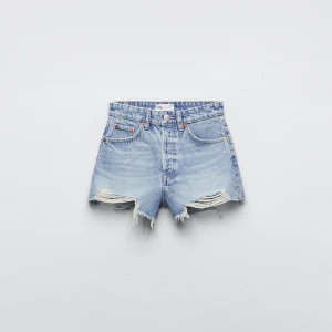 Jeans shorts - Skit snygga jeans shorts från zara i storlek 32.