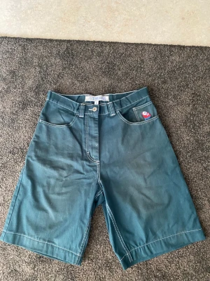 Big Boy shorts - Säljer mina Big boy shorts  Var orginelt byxor men sedan nerklippta till shorts Skick 7/10 Priset är inte hugget i sten 